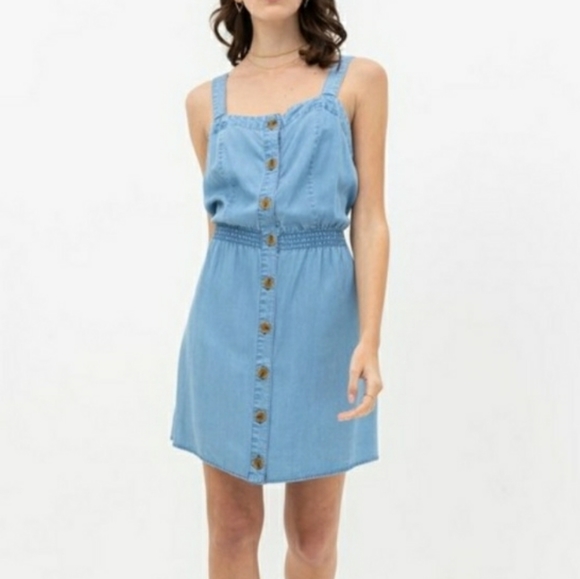 Sleeveless Dress - Picture 2 of 6